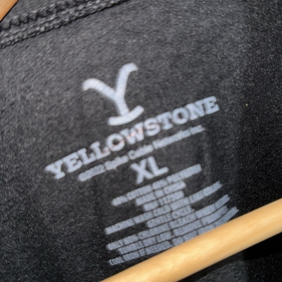 Yellowstone sweatshirt raw hem xl soft cotton polyester blend NEW - Picture 3 of 4